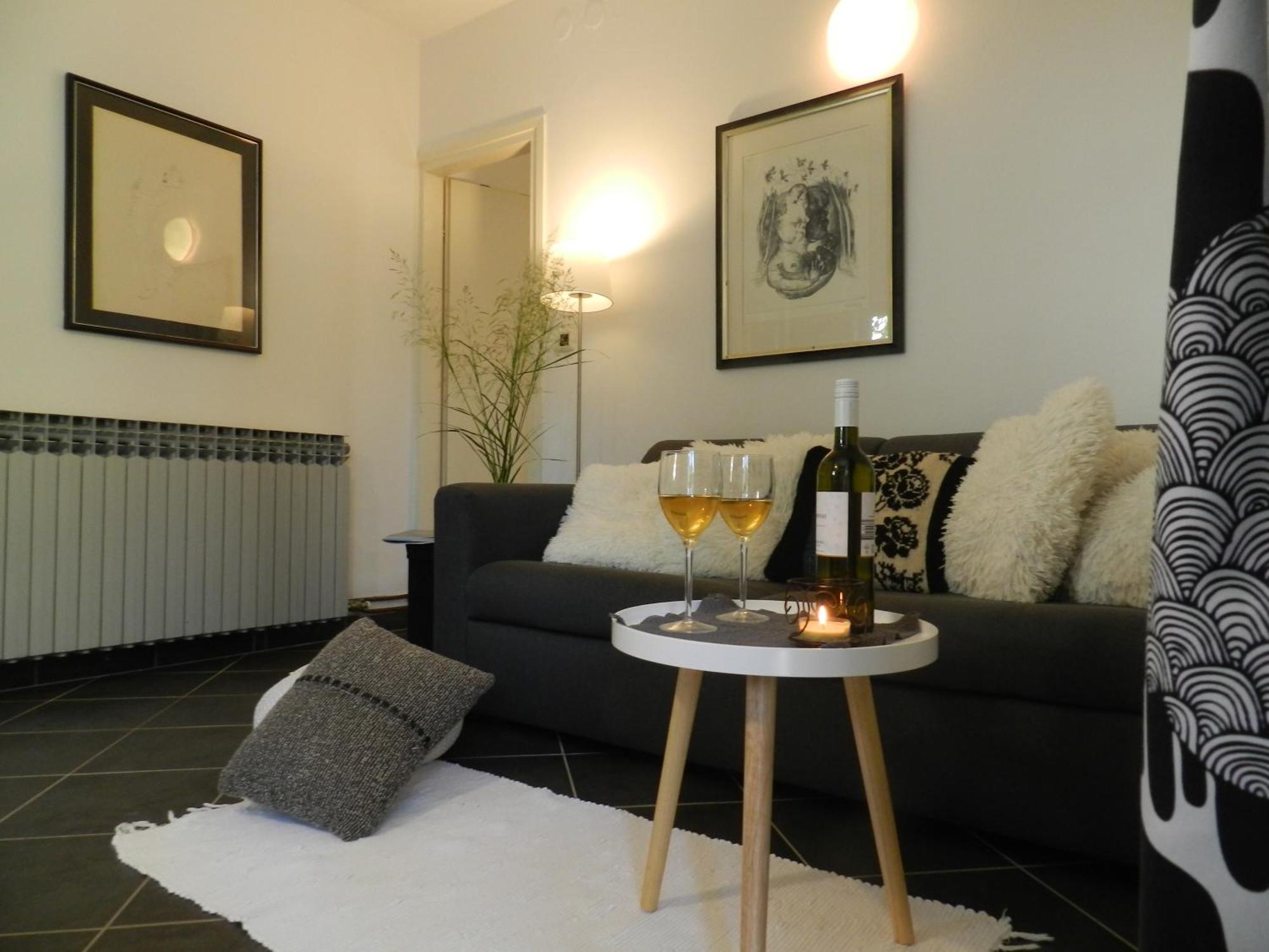 Apartment Lodra *