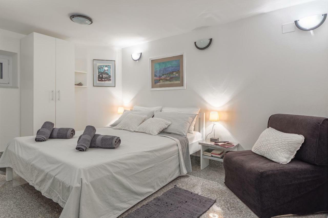 Apartment Lodra *